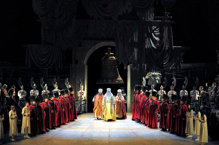 Scene uit opera 'Boris Godoenov' © Mariinsky Theatre