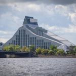 Nationale Bibliotheek van Letland (Gaismas pils – Kasteel van licht), ontworpen door de Amerikaans-Letse architect Gunnar Birkerts en gebouwd in 2008-2014.