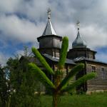 Ook al staan er in de ene dorp half gesloopte kerken van in de Sovjet-tijd, in de andere wordt er weer een nieuwe gebouwd